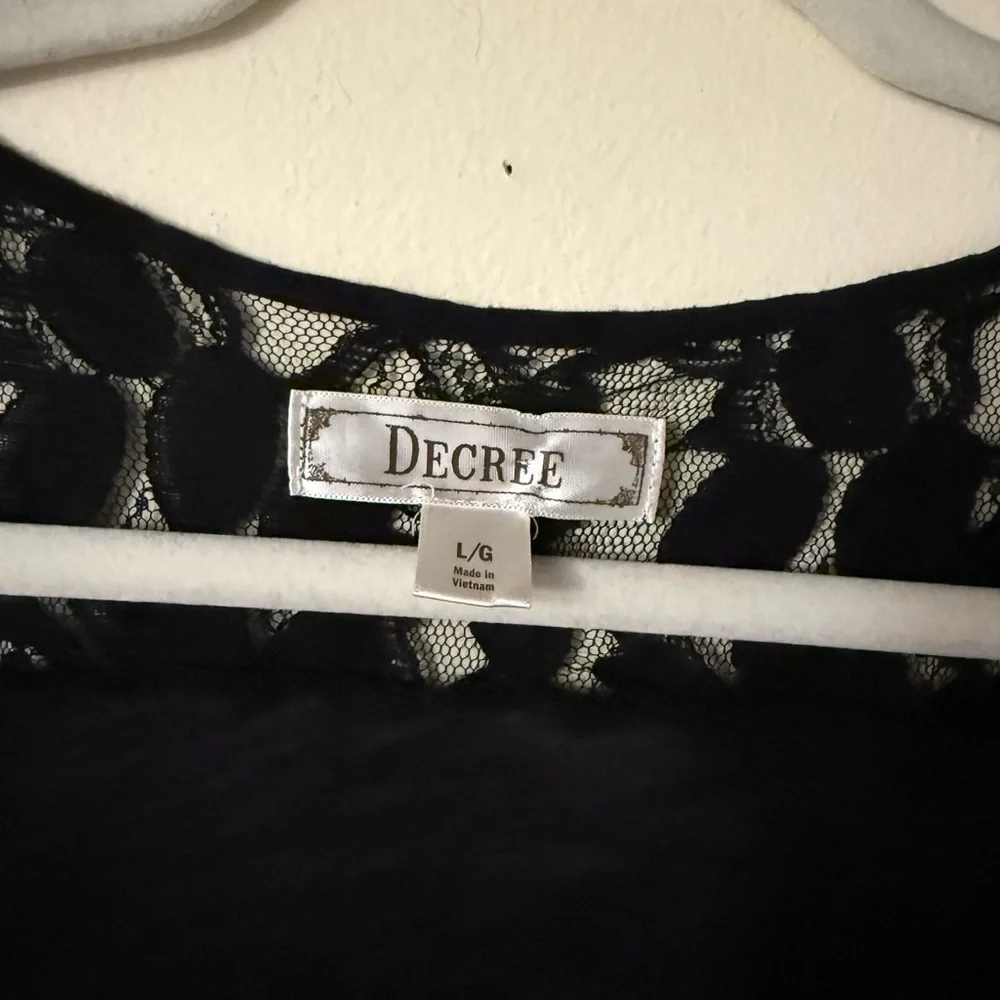 Decree Black Lace Accent Vest, Lightweight, Crochet Lace, Open Vest, size L